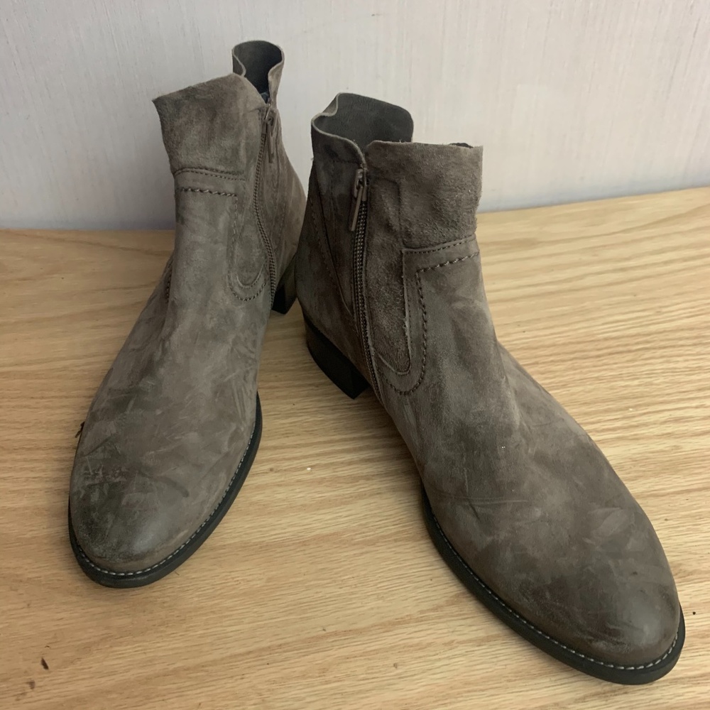 NEW Paul Green Tan Suede Booties Size 8.5M $385